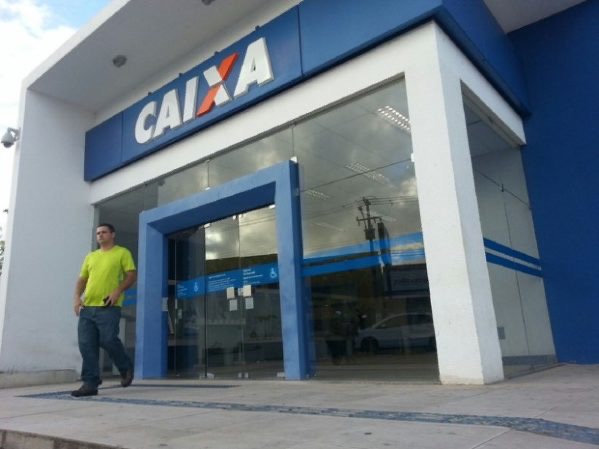 CAIXA lança concurso público com 184 vagas e salários de até R$ 14,9 mil