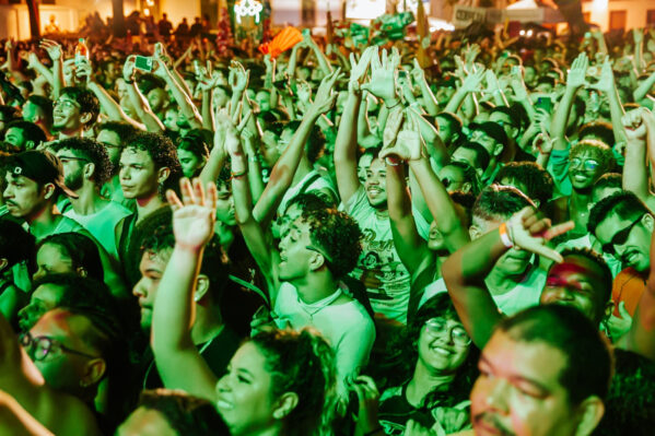 PRIMEIRA NOITE DE SHOWS DO FASC 2025 É MARCADA POR SUCESSO DE PÚBLICO E REPRESENTATIVIDADE NEGRA NOS PALCOS