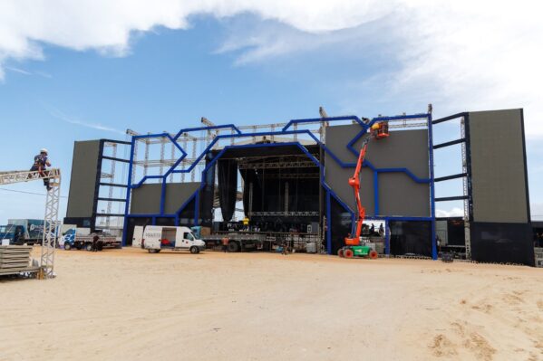 Montagem do Verão Sergipe 2026 em Aracaju entra em reta final e proximidade do evento contagia sergipanos e turistas