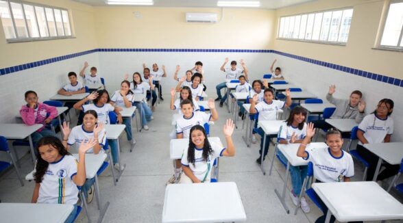 Rede pública estadual de ensino inicia ano letivo de 2026 com melhorias estruturais e avanço na climatização