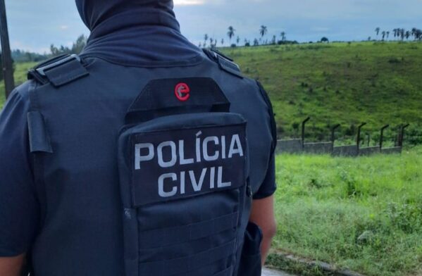 Polícia Civil localiza na Praia da Caueira foragido apontado como líder de facção criminosa em cidade da Bahia
