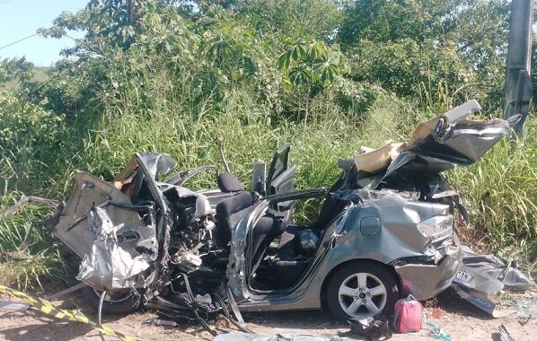Acidente com dois caminhões e dois carros deixa quatro mortos e quatro feridos em Sergipe
