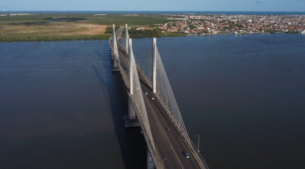 Governo de Sergipe inicia obra de iluminação cênica na Ponte Construtor João Alves