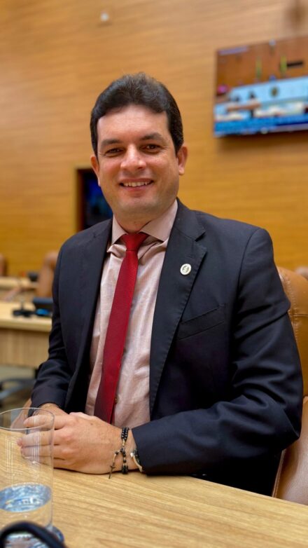 Paulo Júnior apresenta Projeto de Lei que amplia política de cotas em Sergipe