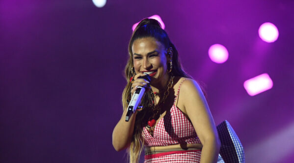 'Quinta Delas' reúne Simone Mendes, Samyra Show e Nineia Oliveira no palco do Arraiá do Povo