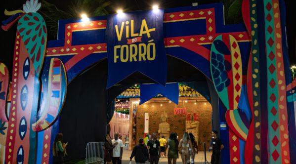 Vila do Forró tem música, quadrilha e teatro nesta segunda-feira, 22