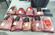 Mulher é presa pela Polícia Militar suspeita de furtar 14 kg de picanha em estabelecimento comercial na Zona Sul de Aracaju