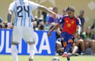 Espanha domina, vence Argentina em despedida de Messi e conquista o bi da Copa do Mundo
