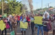 Moradores protestam e cobram regularização de terrenos, água e energia em Socorro