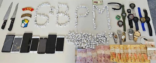 Polícia Militar prende quatro suspeitos por tráfico de drogas em Salgado