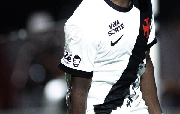 Vasco ganha do Vitória e será rival do Palmeiras na semifinal da Copa do Brasil