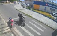 Radiopatrulha prende em flagrante dupla horas após furto de motocicleta de representante comercial no Eduardo Gomes