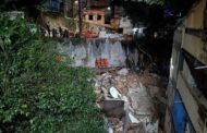 Prédio desaba no Morro do Cantagalo, na Zona Sul do Rio