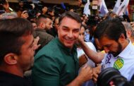 Flávio Bolsonaro fala em usar maioria na Câmara e no Senado para mudar Constituição