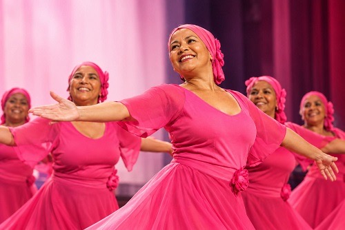 Outubro Rosa: RioMar Aracaju recebe apresentação das Divas Guerreiras